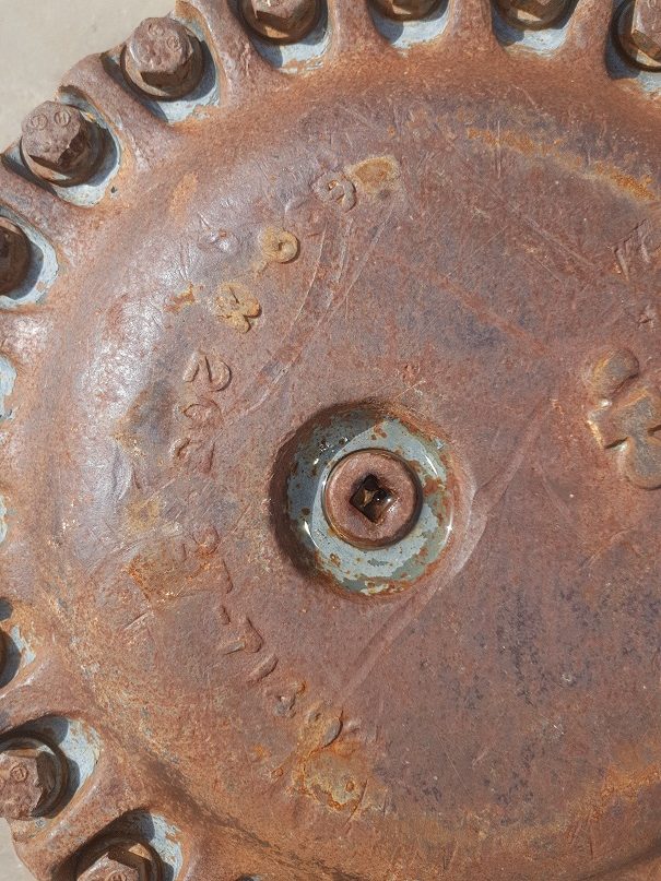 KOMATSU PC210 -3 (2)