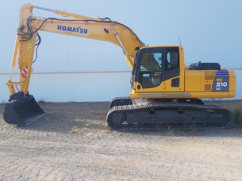 KOMATSU PC210LC-8 (1)