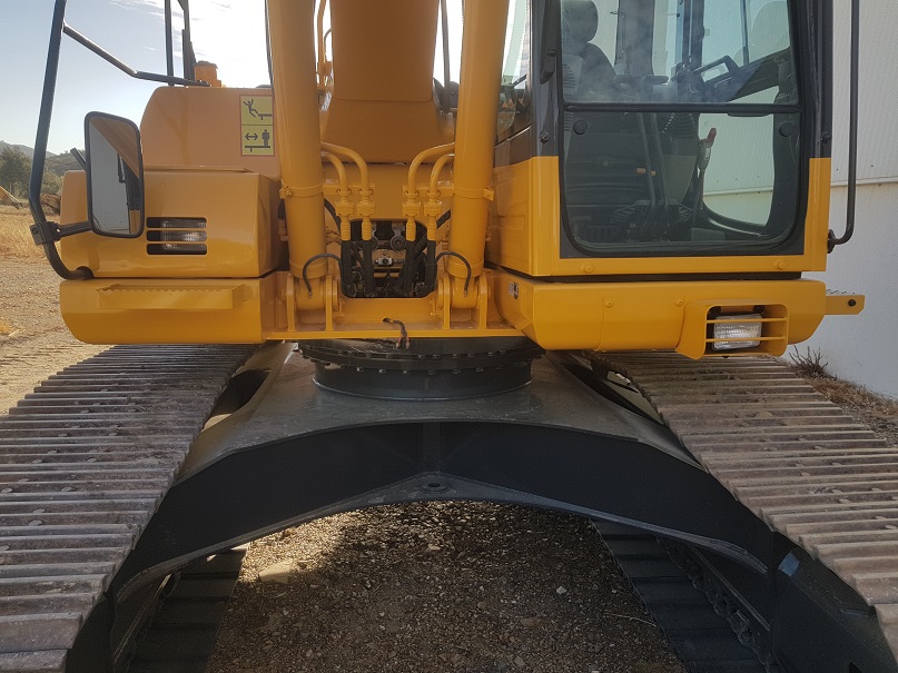 KOMATSU PC210LC-8 (17)