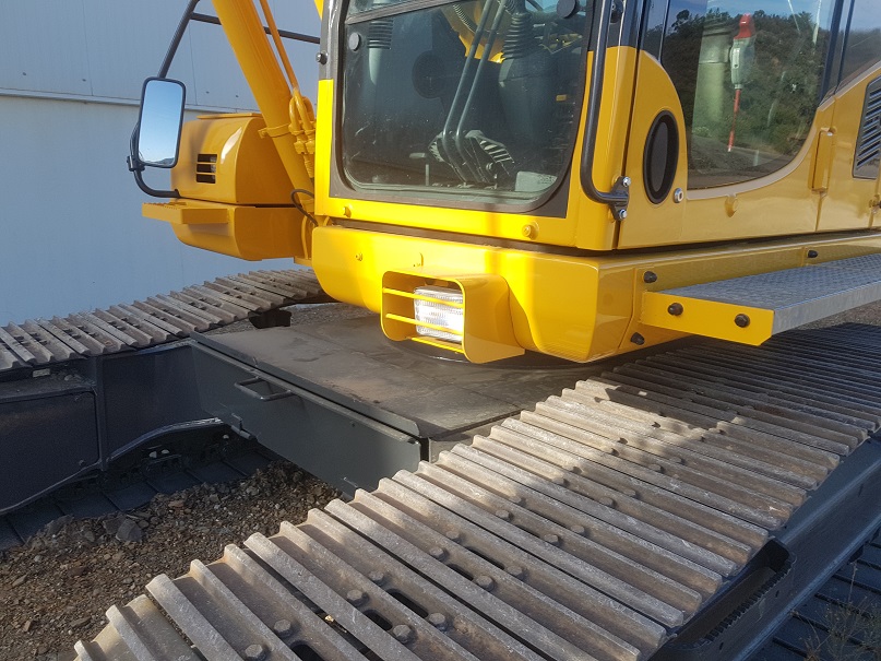 KOMATSU PC210LC-8 (5)