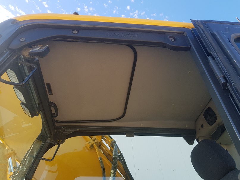 KOMATSU PC210LC-8 (8)