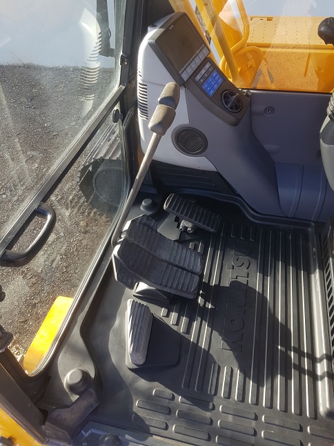 KOMATSU PC210LC-8 (9)