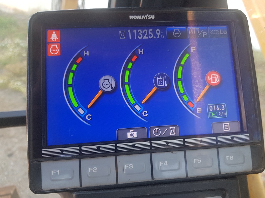 KOMATSU PC240NLC-10 (4)