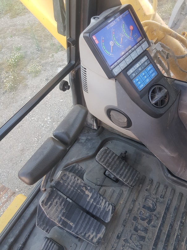 KOMATSU PC240NLC-10 (5)