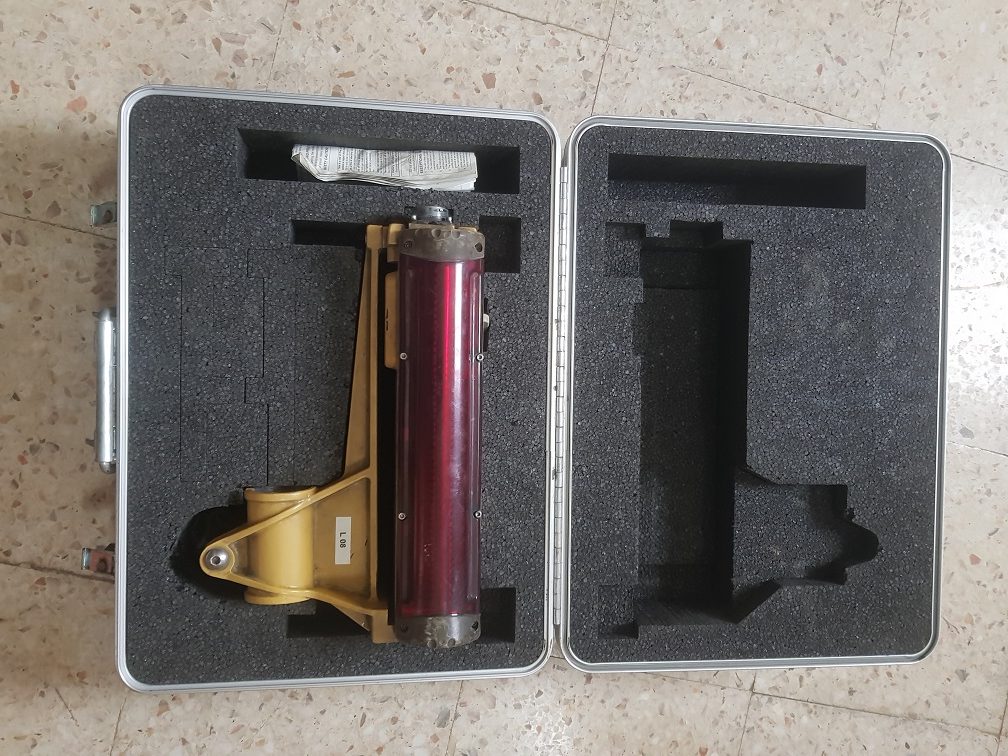 1 (8)