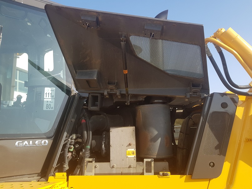 KOMATSU D65EX-15 (17)