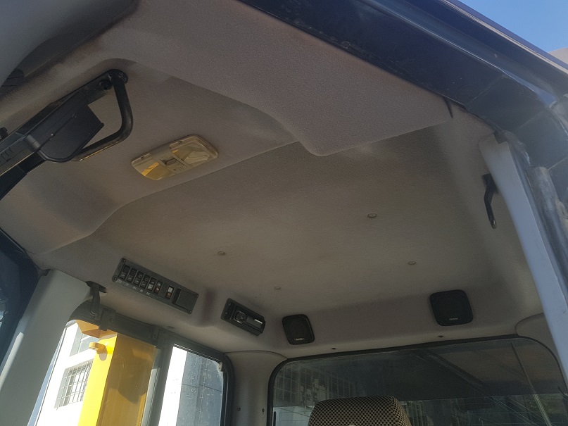 KOMATSU D65EX-15 (9)